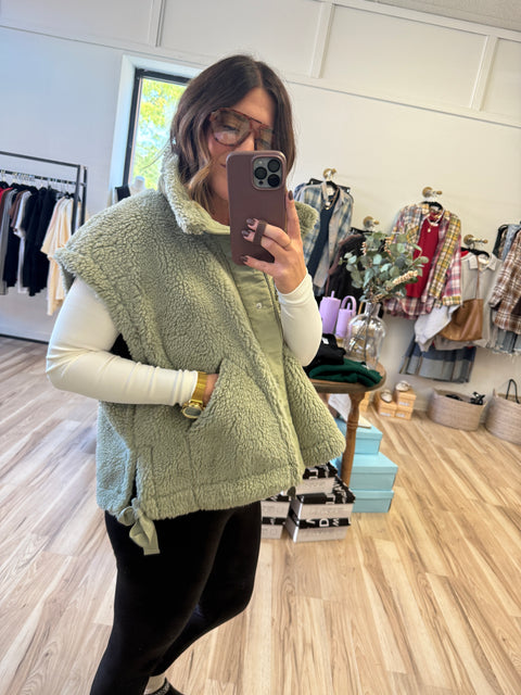 Cabin Fever Vest-Olive