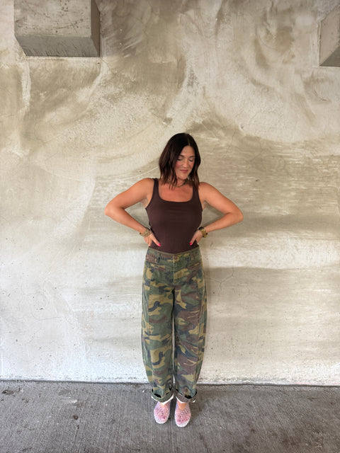 square neck ribbed essential tank-coffee
