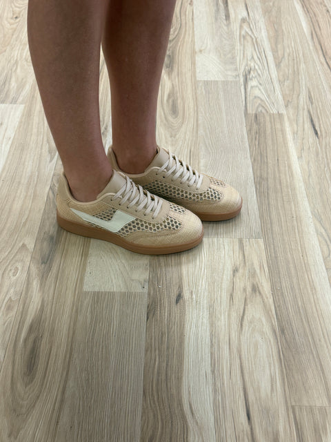 Modern Sneaker-Raffia