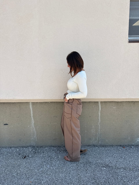 contrast stitch sweats-mocha