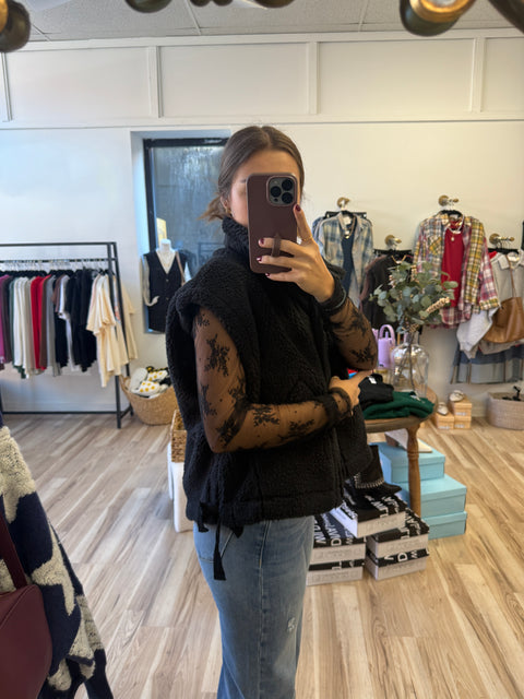 Looks Easy Lace Top-Black