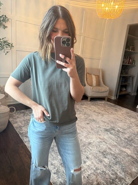Classic Fit Tee-Urban Chic