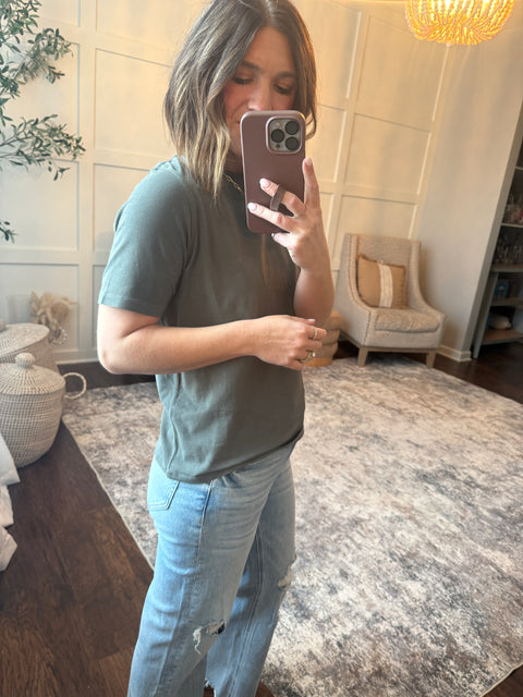 Classic Fit Tee-Urban Chic