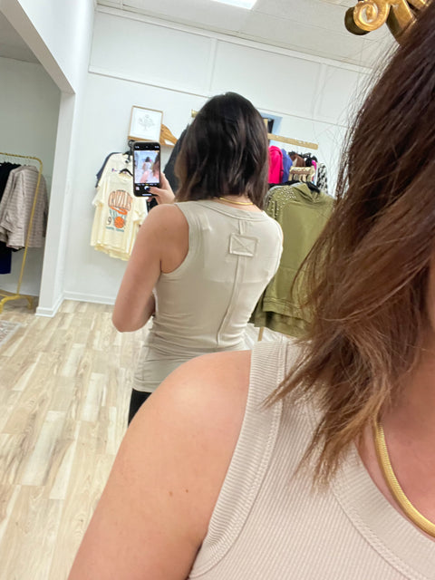 Closet Cornerstone - Lt Mocha