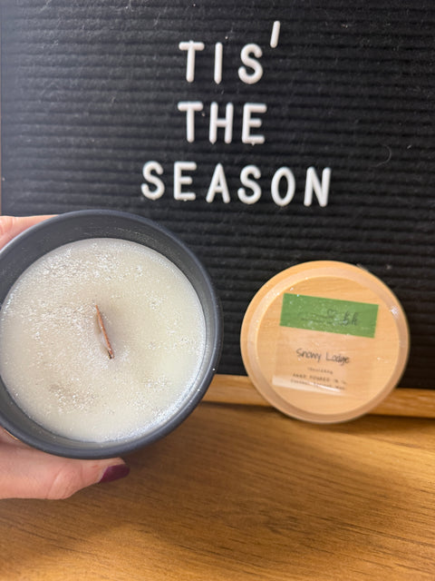 Snowy Lodge Candle