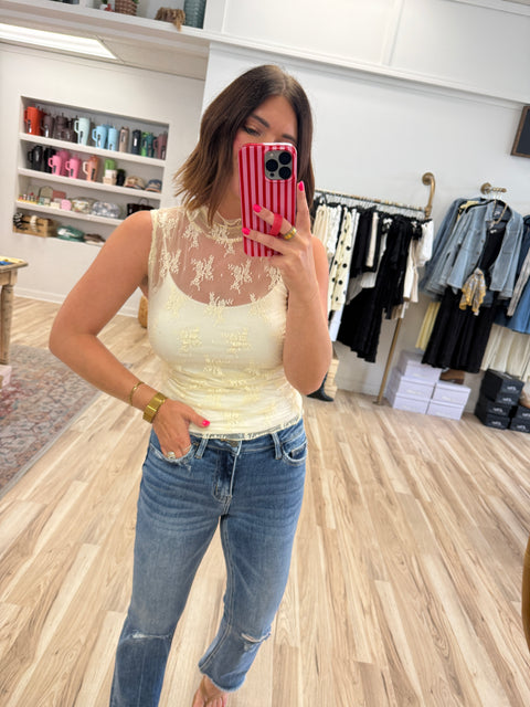 Sleeveless lace top-beige