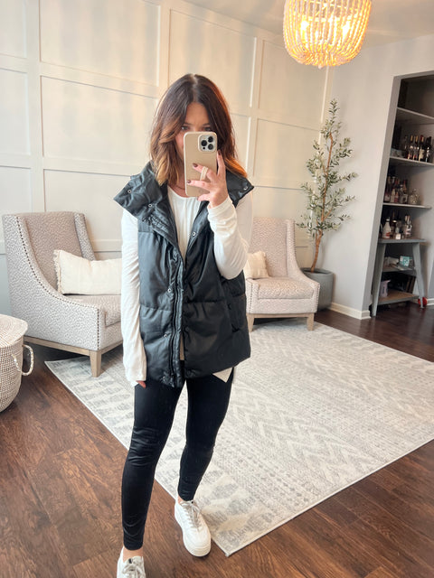 Out + About Vest - Black