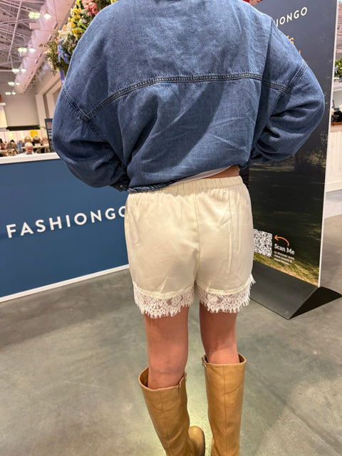 Instant Spotlight Shorts-Cream