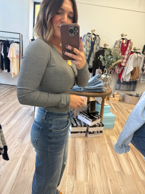 subtle hint henley-grey