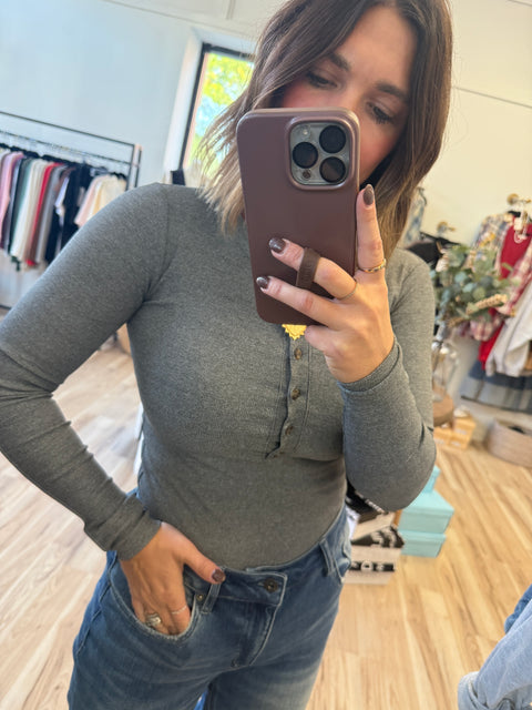 subtle hint henley-grey