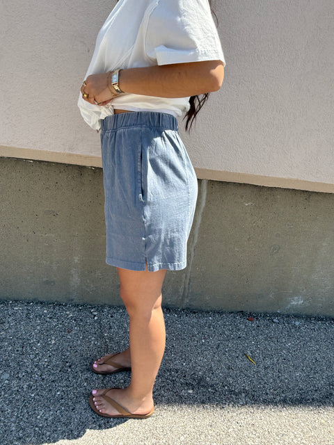 Mineral washed shorts