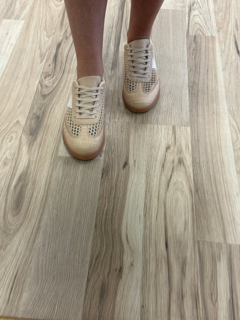 Modern Sneaker-Raffia