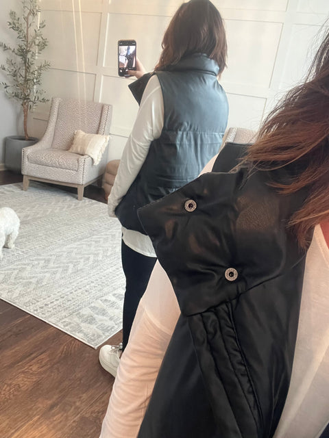 Out + About Vest - Black