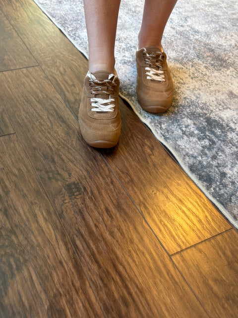 Bosley sneaker