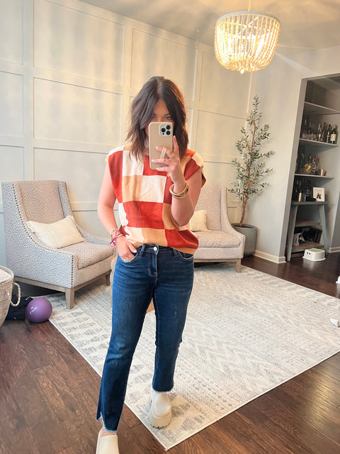 Checkered Sleeveless Sweater - Brown
