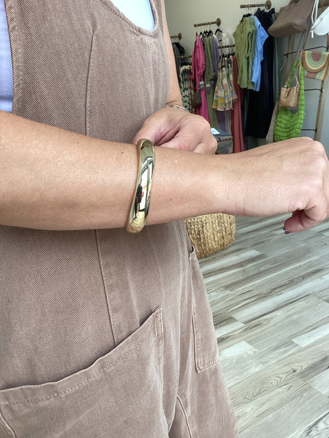 Metal Cuff Bracelet B-558