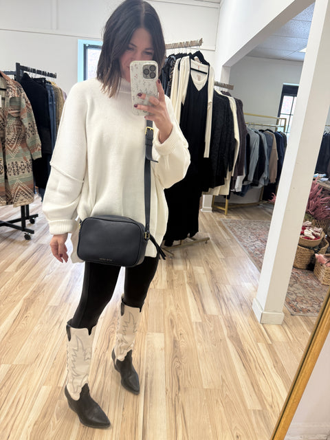 Isla Crossbody- navy