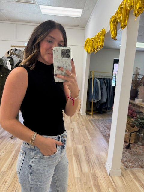 Minimalist Bodysuit- Black