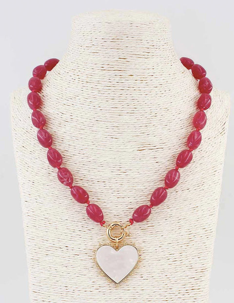 Beaded necklace w/pearlized heart